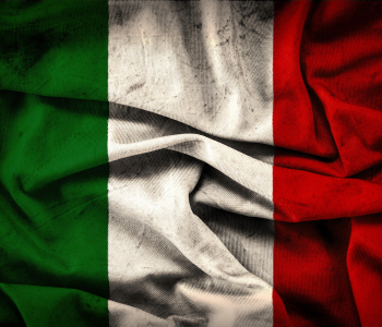 Eine zerknitterte, italienische Flagge 