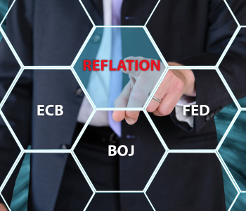 Sechseck-Muster mit den Zentralbanken als Aufschrift, dahinter ein Mann im Anzug der auf das Wort Reflation zeigt. 