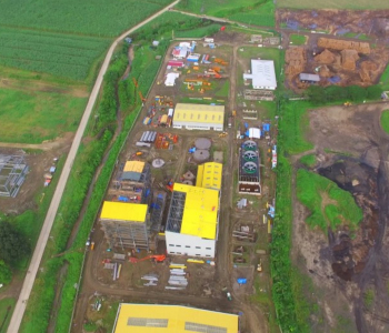 Bau eines Biomasse-Kraftwerks in Asien. 
