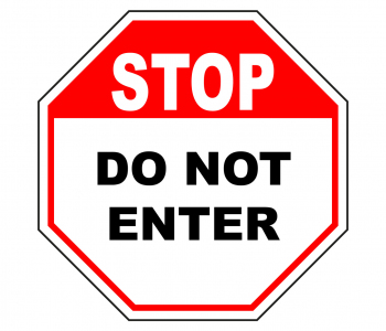 Stop-Schild mit Warnung, betreten verboten.